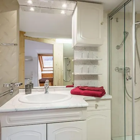 Апартаменты Staybrienz - House